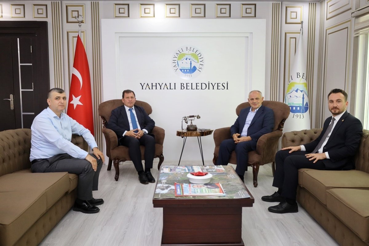 ali-ihsan-kabakcidan-tesekkur-plaketi