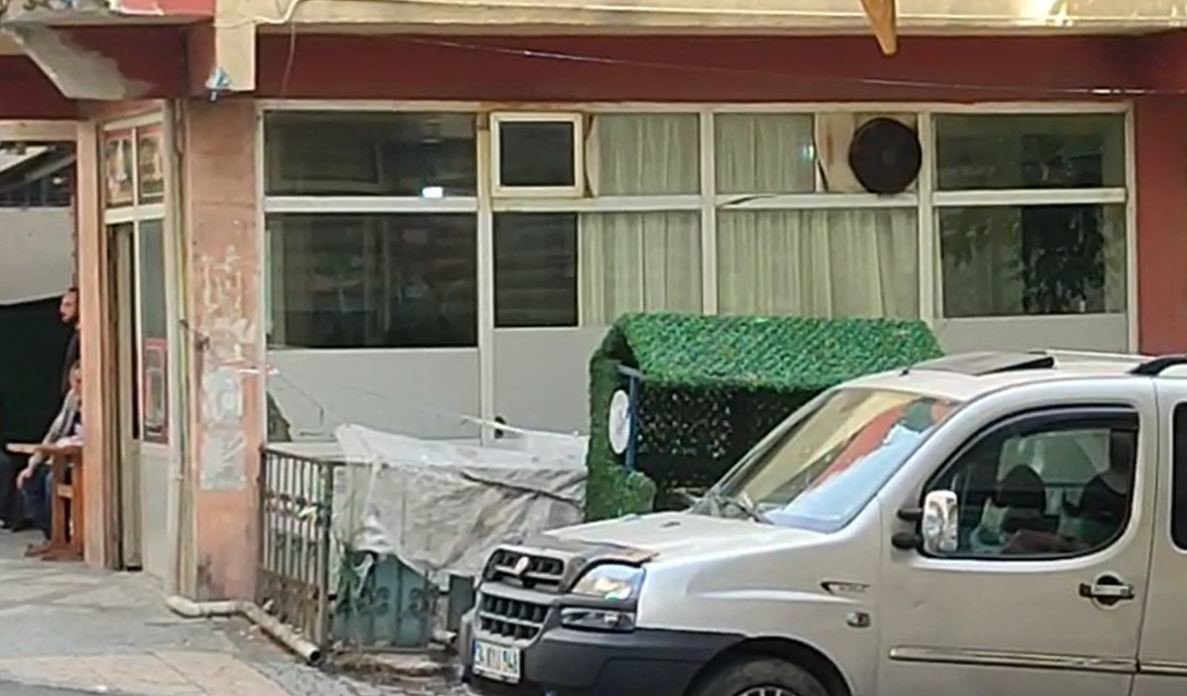 bagcilarda-bir-kahvehaneyi-uzun-namlulu-silahlarla-taradilar