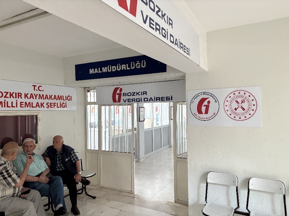 bozkirda-mal-mudurlugu-kapatildi-yerine-vergi-dairesi-mudurlugu-kuruldu