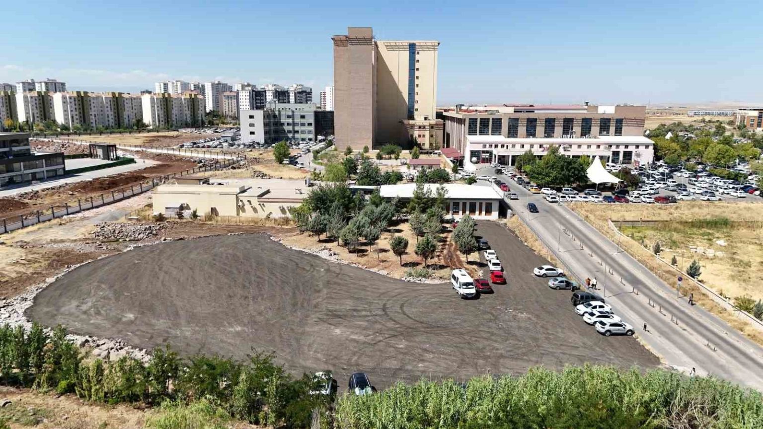 gazi-yasargil-egitim-ve-arastirma-hastanesine-yeni-otopark