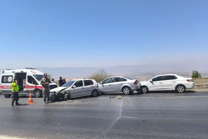 gaziantepte-dort-aracin-karistigi-zincirleme-kaza-9-yarali