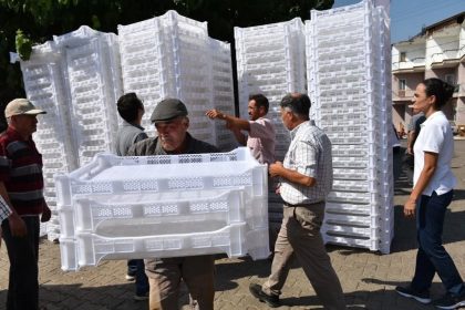 incir-ureticilerine-kurutma-kerevitleri-dagitildi