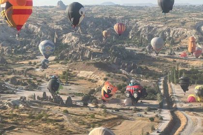 kapadokyada-balon-festivali-basladi-27-ulkeden-38-balon-gokyuzunu-susledi