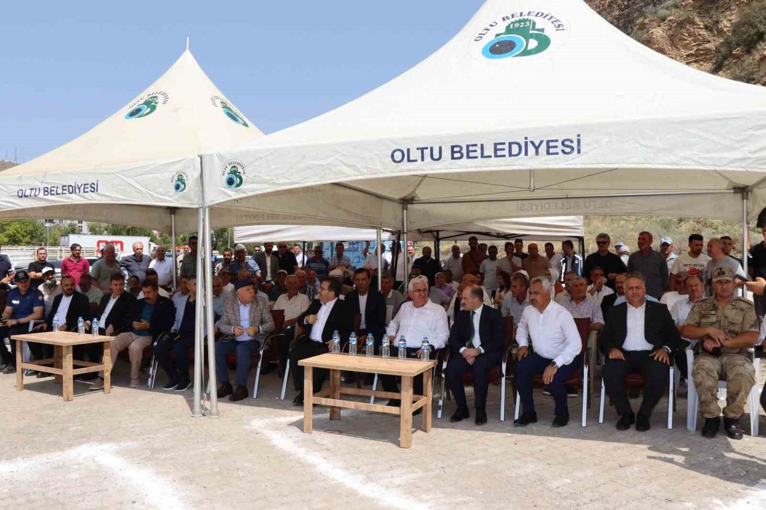 oltuda-kapali-halk-pazarinin-temeli-atildi