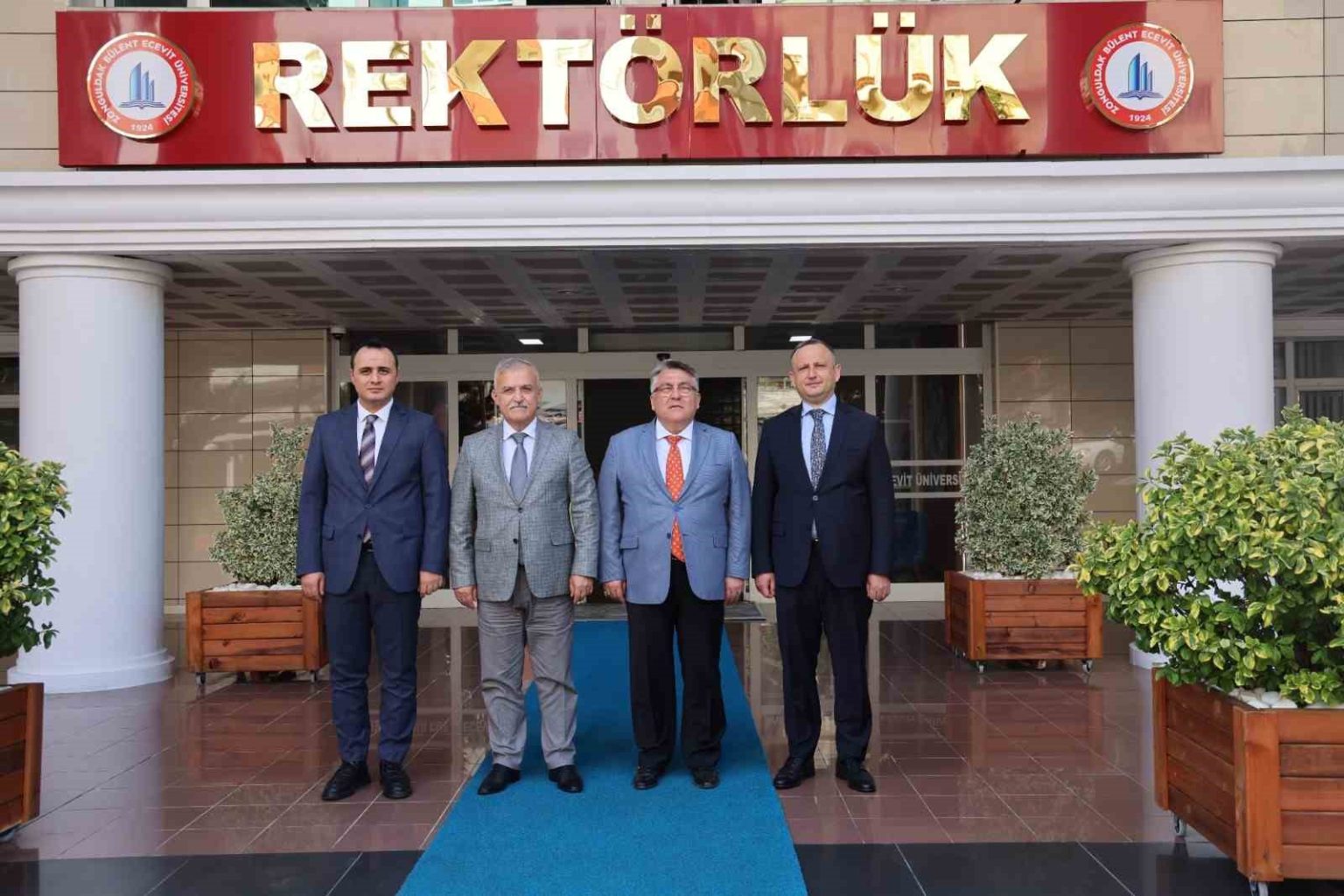 zonguldak-vali-yardimcilarindan-rektor-ozolcere-ziyaret