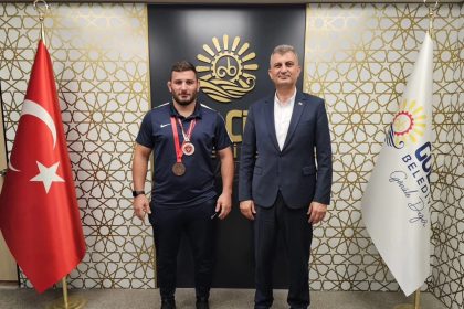 abdulrefik-oner-baspehlivan-oldu