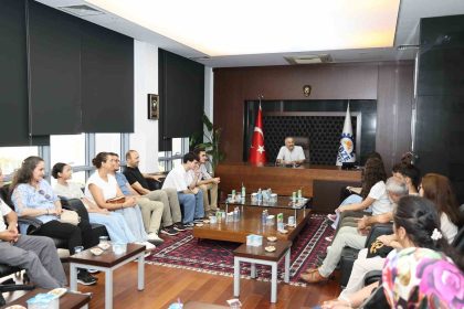 baskan-buyukgoz-yksde-ilk-bine-giren-ogrencileri-agirladi