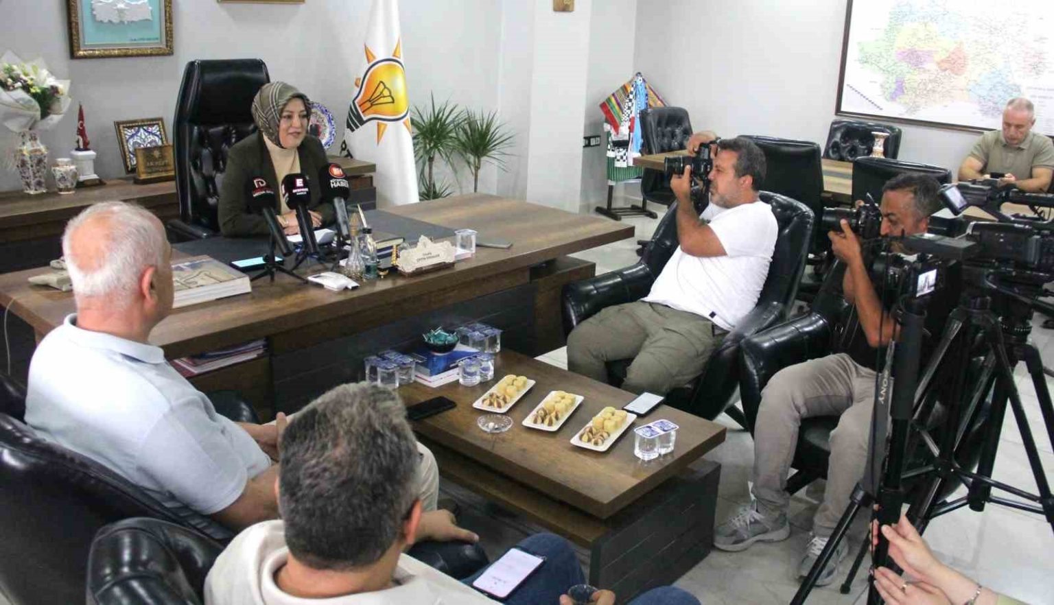 baskan-ceyda-cetin-erenlerden-belediye-yonetimine-elestiri