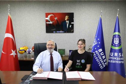 bursa-buyuksehir-belediyespor-kadin-hentbol-takiminda-imzalar-atildi