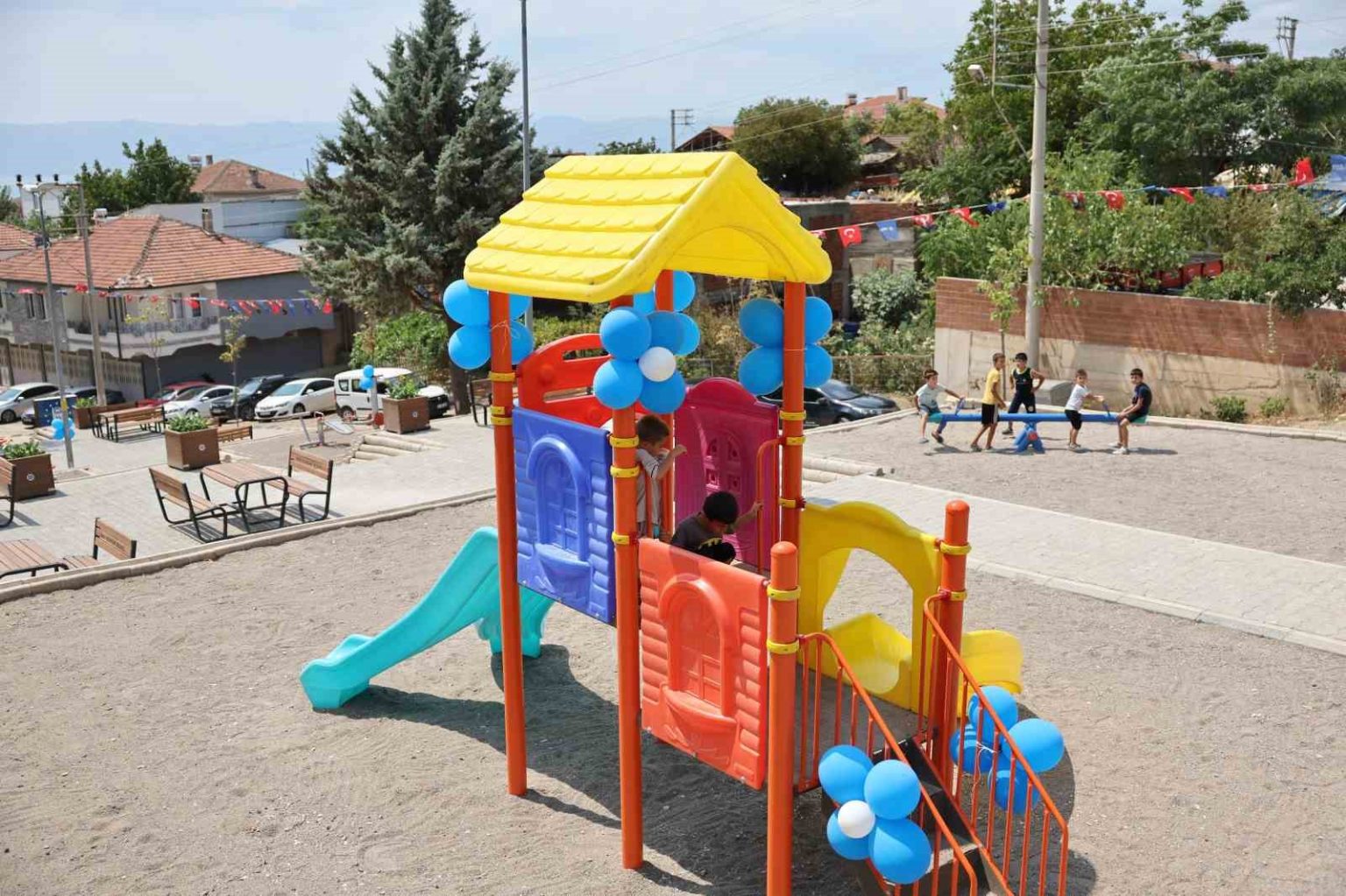 buyuksehir-belediyesi-iznikde-muhtar-hasan-terzi-parkini-hizmete-acti