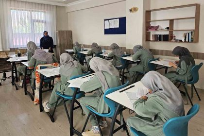 erzincanda-kuran-kursu-ogrencilerine-yonelik-dini-bilgiler-ve-tecvid-sinavi-yapildi