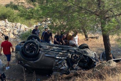 marmaris-datca-yolunda-kafa-kafaya-carpisma-5-yarali