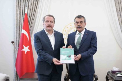 memur-sen-genel-baskani-yalcindan-bakan-tekine-ziyaret
