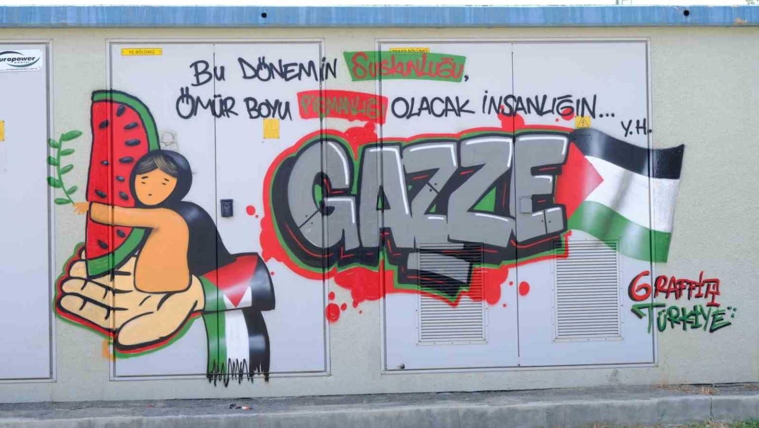 onikisubat-belediyesi-filistin-temali-grafitilerle-trafolari-vicdan-anitina-donusturdu