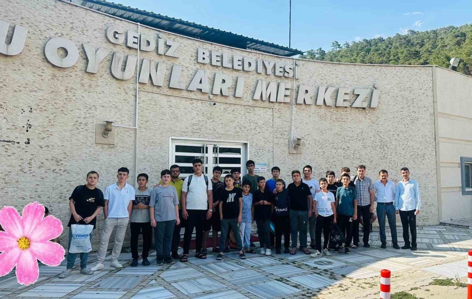 simavda-yatili-yaz-kuran-kursu-ogrencilerinin-aquapark-keyfi