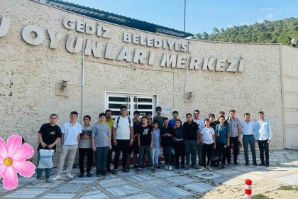 simavda-yatili-yaz-kuran-kursu-ogrencilerinin-aquapark-keyfi
