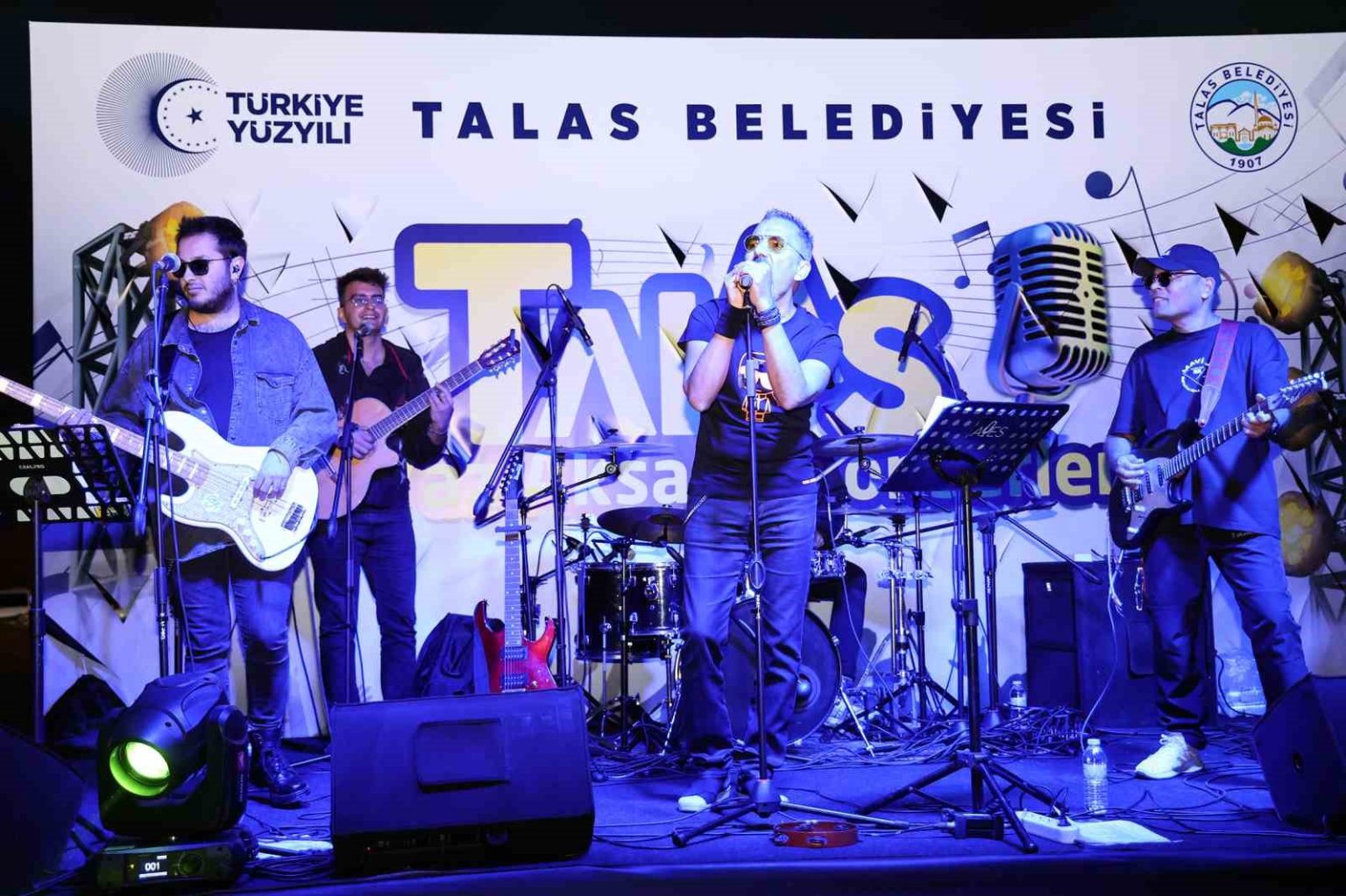 talas-belediyesinden-zafer-haftasina-gorkemli-kutlama