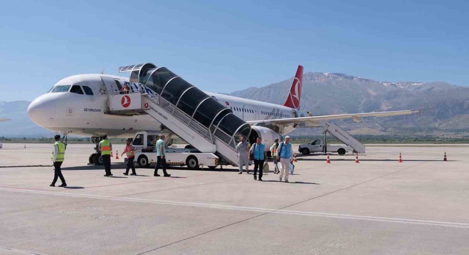 temmuz-ayinda-erzincan-yildirim-akbulut-havalimaninda-47-bin-939-yolcuya-hizmet-verildi