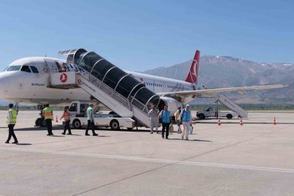 temmuz-ayinda-erzincan-yildirim-akbulut-havalimaninda-47-bin-939-yolcuya-hizmet-verildi