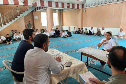 yaz-kuran-kursu-ogrencileri-arasi-hadis-ve-sure-ezberleme-yarismasi-duzenlendi