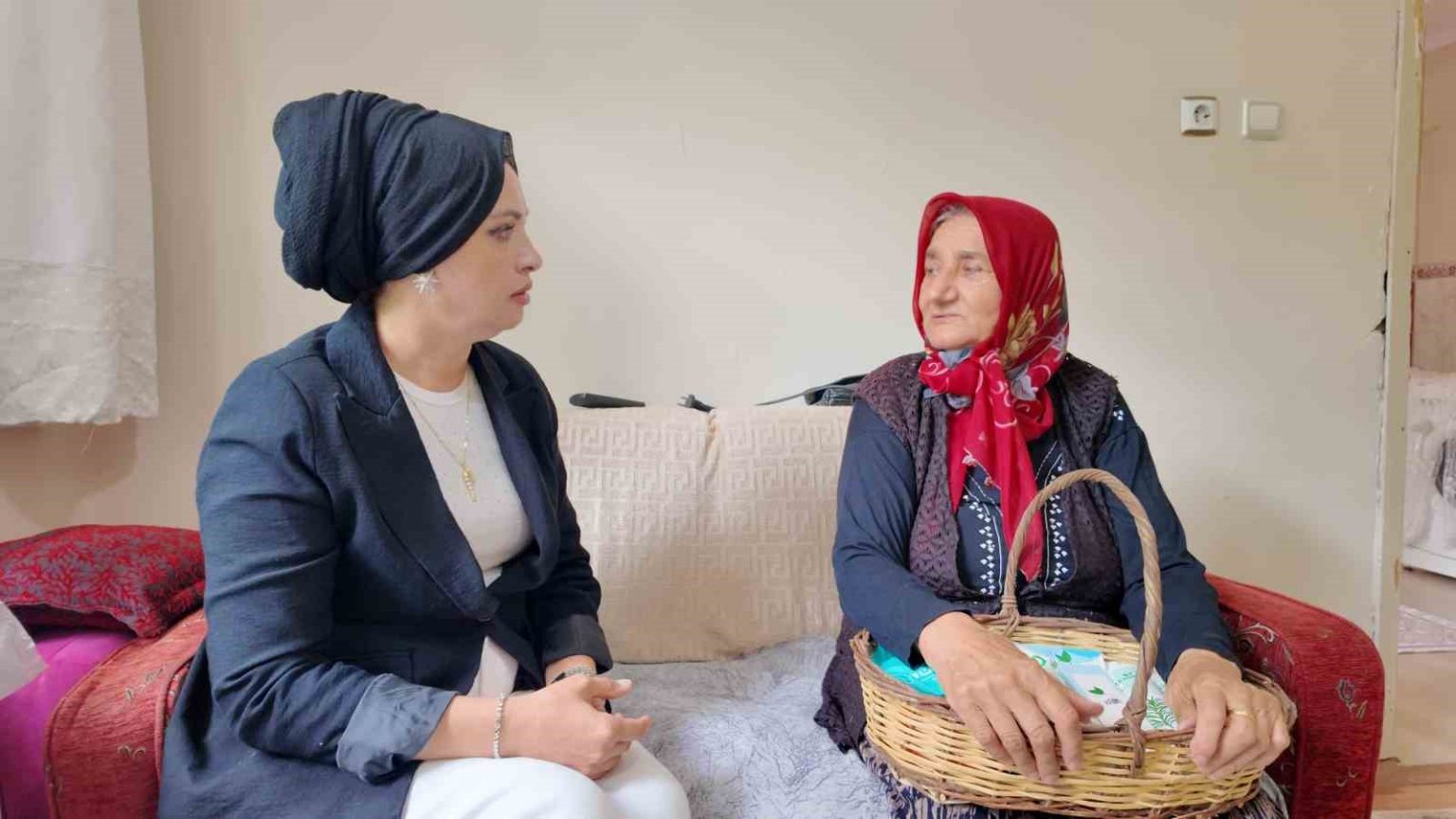71-yasindaki-gulcemal-teyzeden-buyukakina-davet