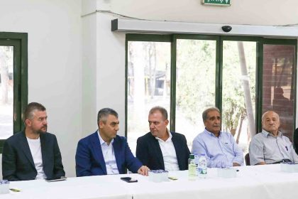 babasi-vefat-eden-vali-torosa-taziye-ziyareti