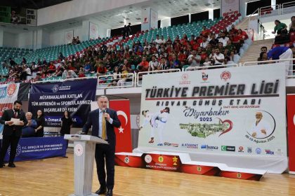 bakan-bak-diyarbakira-yaklasik-3-5-milyar-lira-spor-yatirimi-tesis-yatirimi-yapacagiz