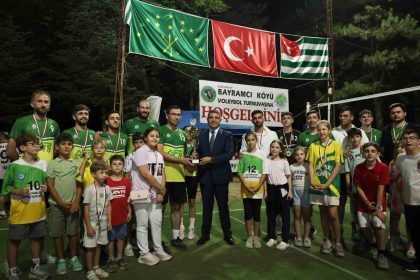 bayracmi-koyu-voleybol-turnuvasi-sona-erdi