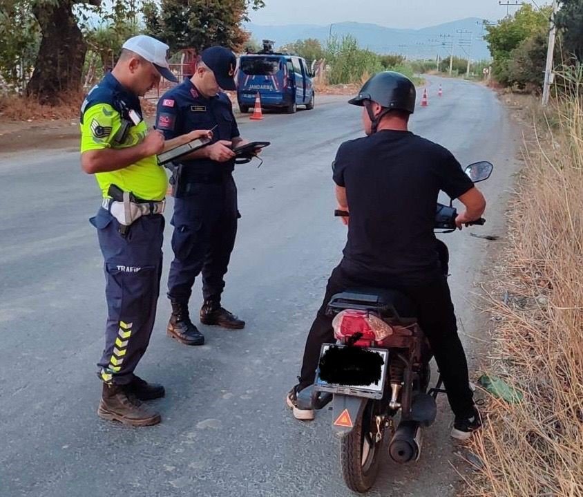 emniyet-ve-jandarmadan-motosikletlilere-siki-denetim