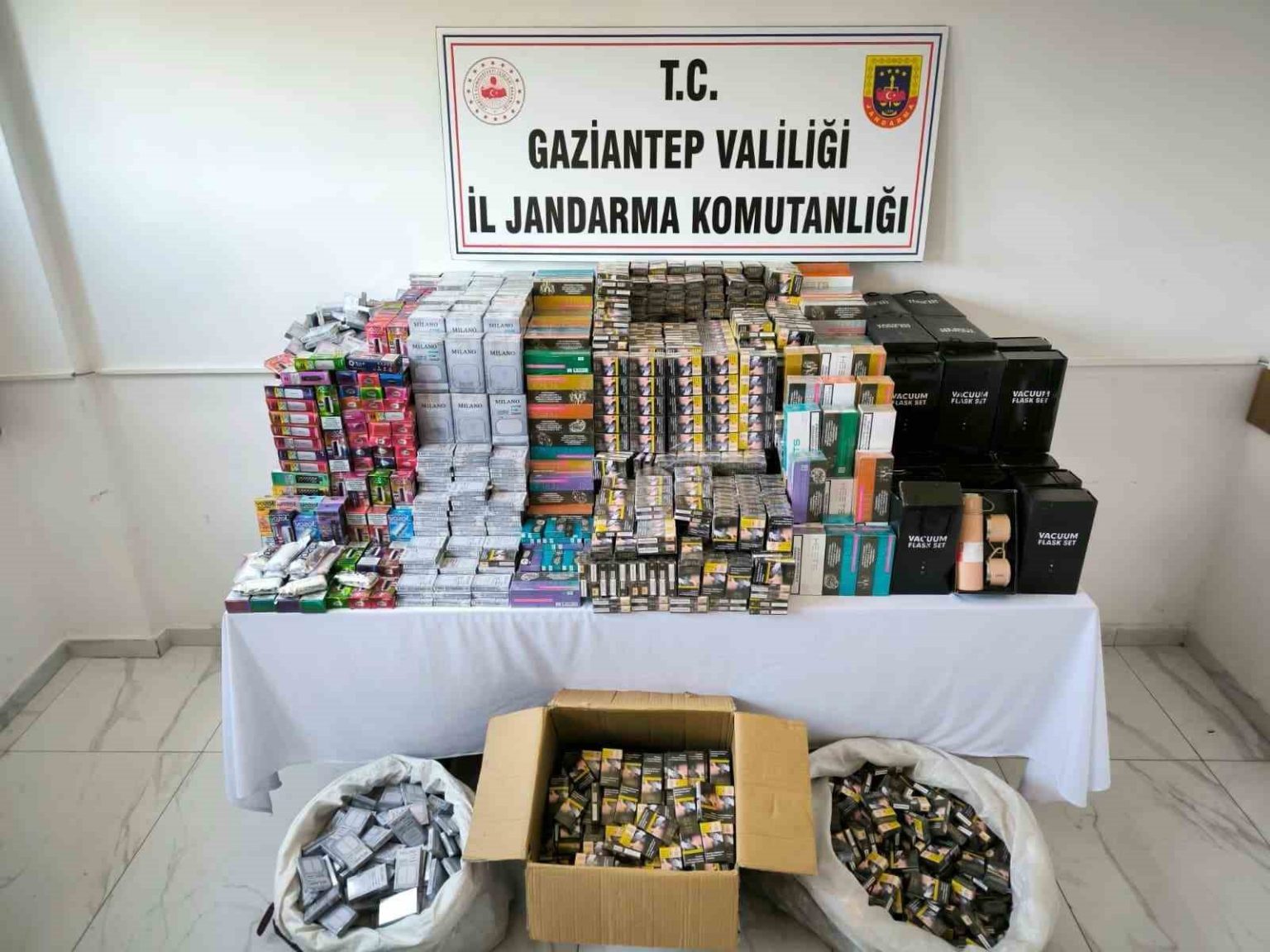 gaziantepte-uyusturucu-ve-kacakcilik-suphelisi-40-sahis-tutuklandi
