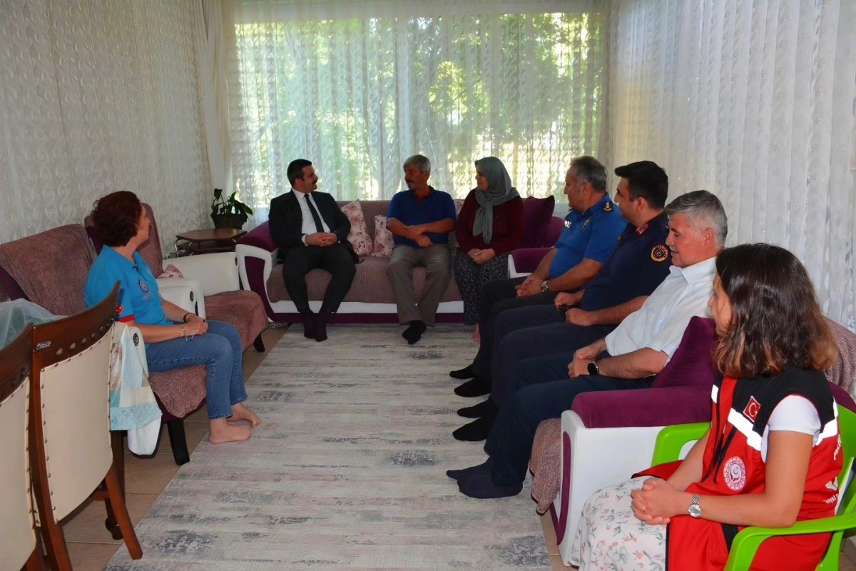koycegiz-kaymakami-kumcu-sehit-ailelerini-unutmadi