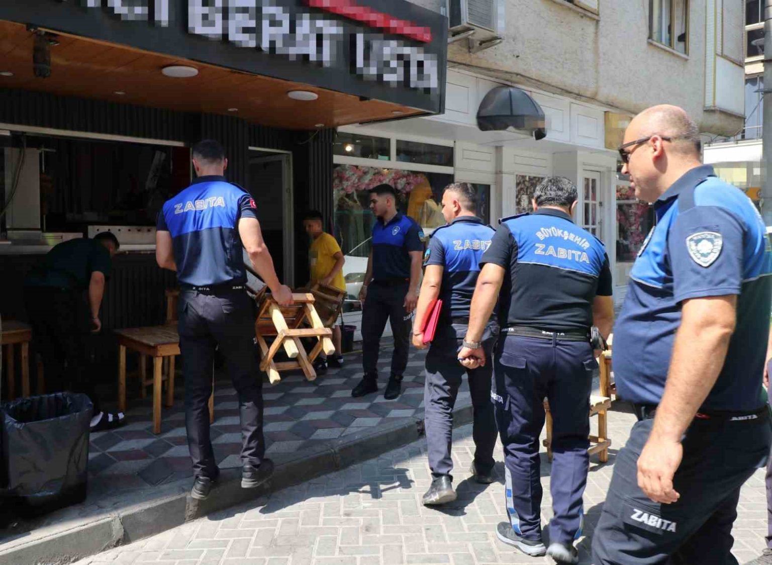 turgutlu-zabitasindan-kaldirim-isgali-denetimi
