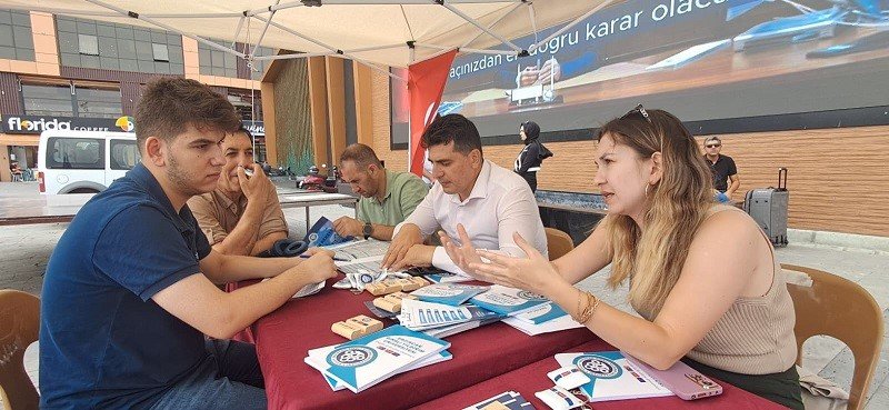 universite-tercih-danismanligi-etkinligi-duzenlendi