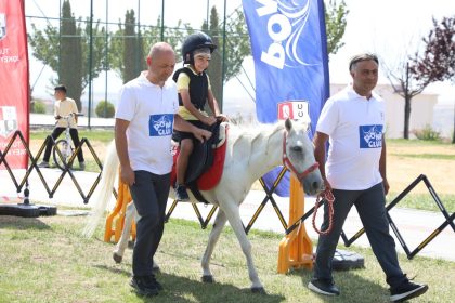 yozgatta-minikler-at-binmenin-heyecanini-yasadi