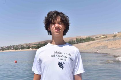 ahlatta-yuzme-maratonunun-en-kucugu-35-saatte-hedefe-ulasti