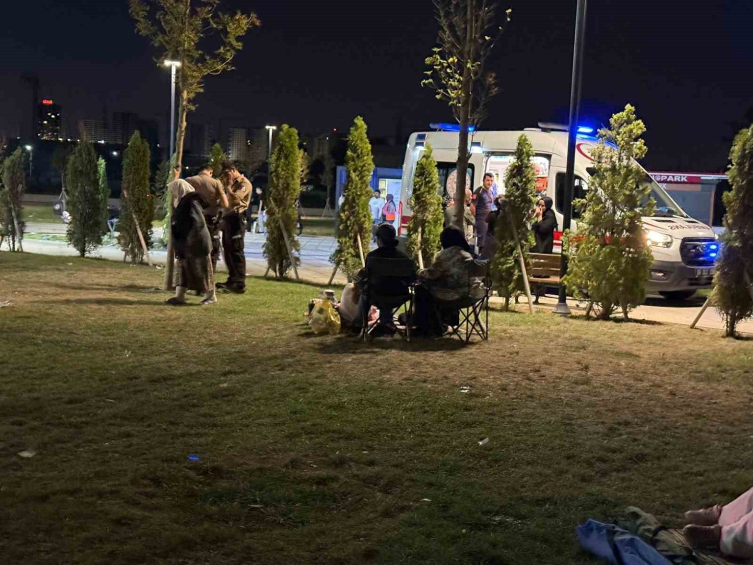 ankarada-iki-grup-arasinda-bicakli-kavga-2-yarali