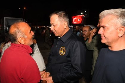 bakan-yerlikaya-devletimiz-tum-imkanlariyla-vatandaslarimizin-yaninda