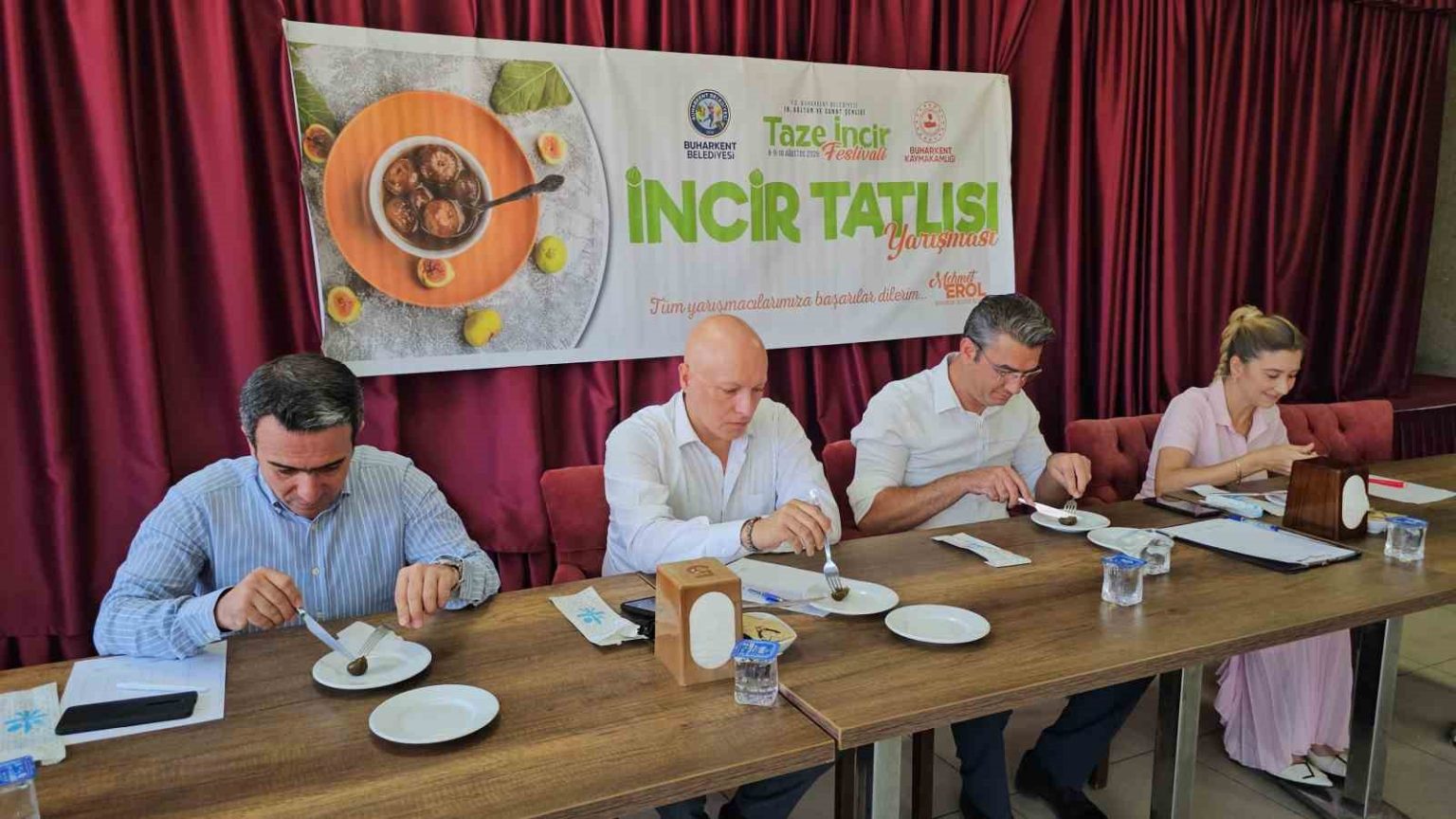 buharkentte-taze-incirli-tatlilar-yaristi