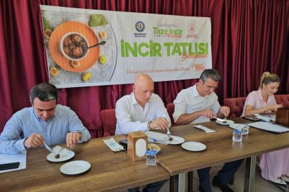 buharkentte-taze-incirli-tatlilar-yaristi