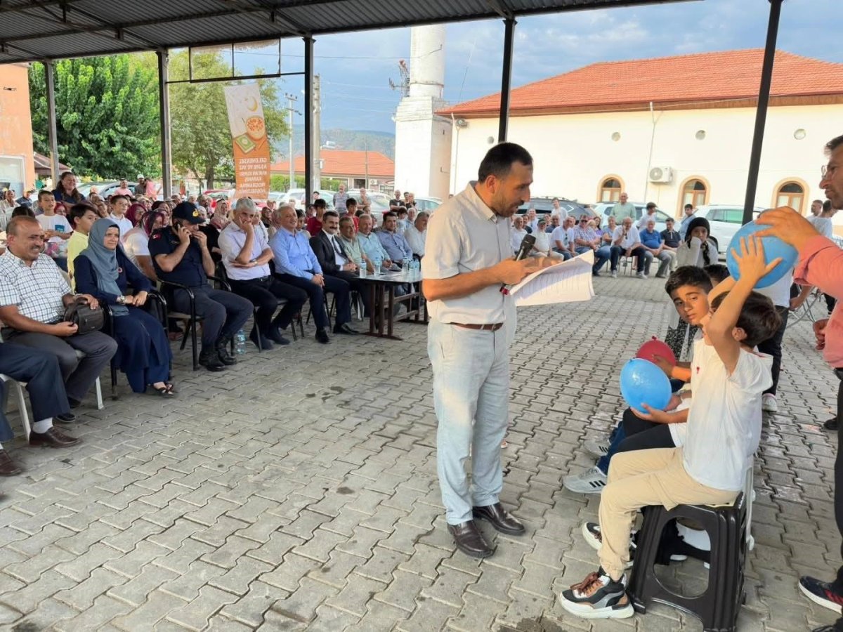 dogusbelen-mahallesinde-asure-gelenegi-suruyor