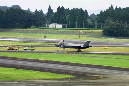 ingiltereye-ait-f-35b-savas-ucagi-japonyaya-acil-inis-yapti