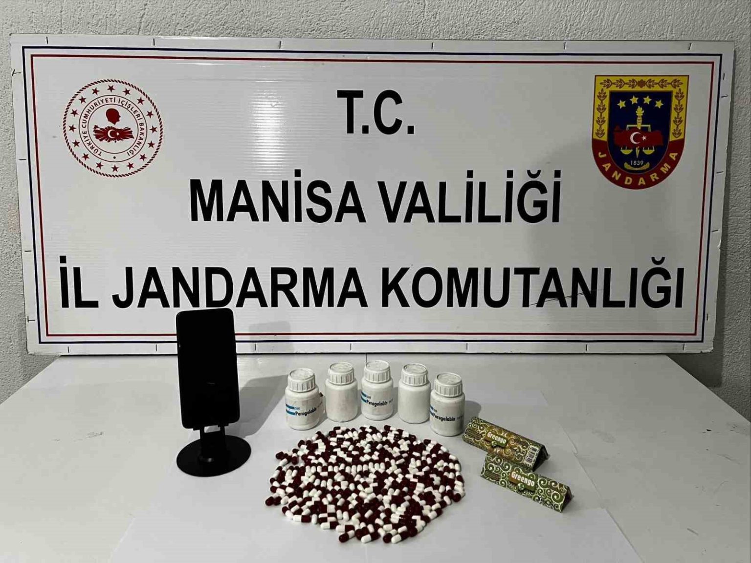 kulada-durdurulan-aractan-sentetik-uyusturucu-cikti