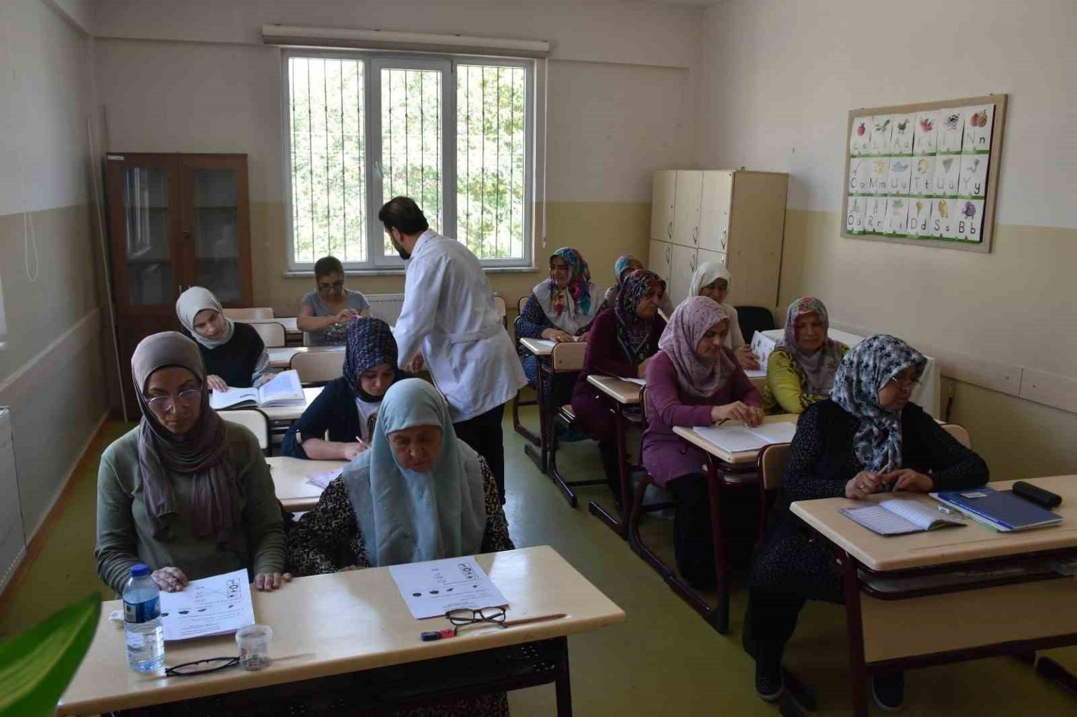 okuma-yazma-kursu-ogrenmenin-yasinin-olmadigini-gosteriyor