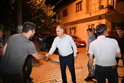 vali-ozkan-depremden-etkilenen-bolgeleri-inceledi