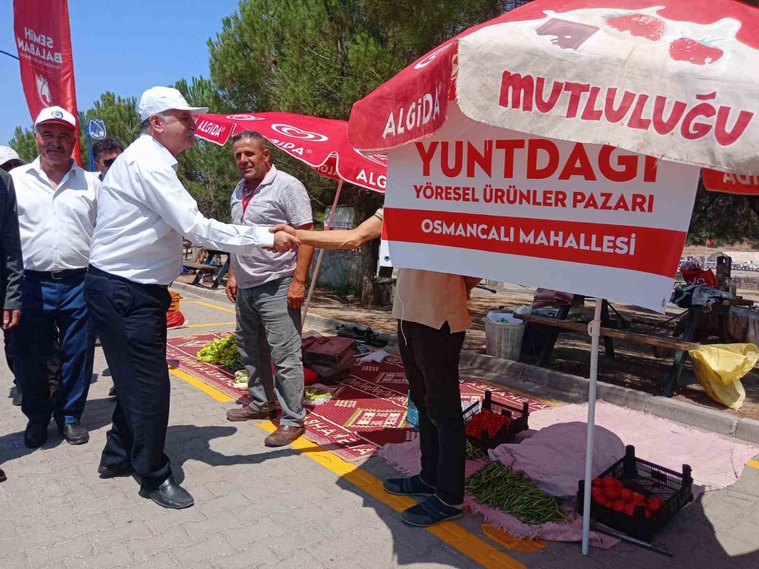 yuntdagi-yoresel-urunler-pazari-acildi