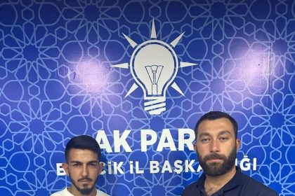 ak-parti-pazaryerinde-bayrak-degisimi