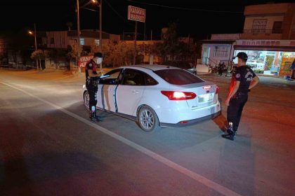 aranan-2-sahis-yakalandi-18-arac-ile-9-motosiklet-trafikten-men-edildi