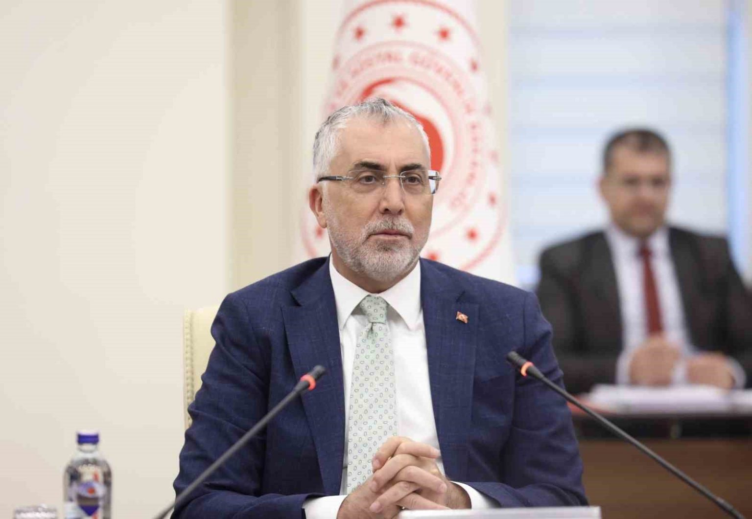 bakan-isikhan-hizmet-kollarinin-muzakere-sureclerinde-gundeme-gelen-ihtiyac-ve-talepleri-degerlendirdik