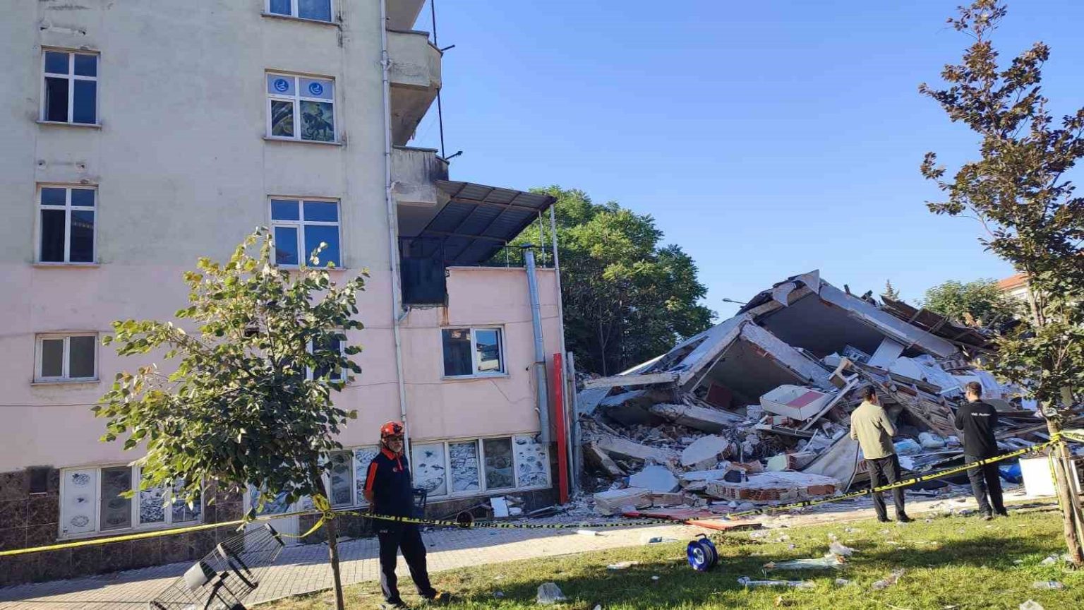 balikesirde-depremin-yaralarini-birlikte-sardik