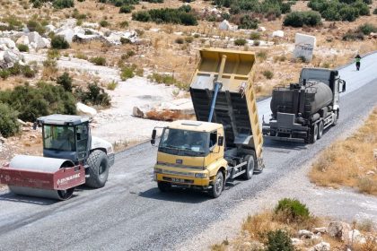 baskan-cercioglu-kirsal-mahallelerde-yol-yenileme-calismalarini-surduruyor